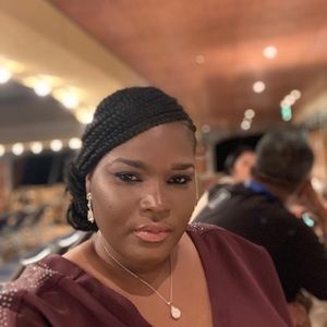 Meet your Posher, Ebony